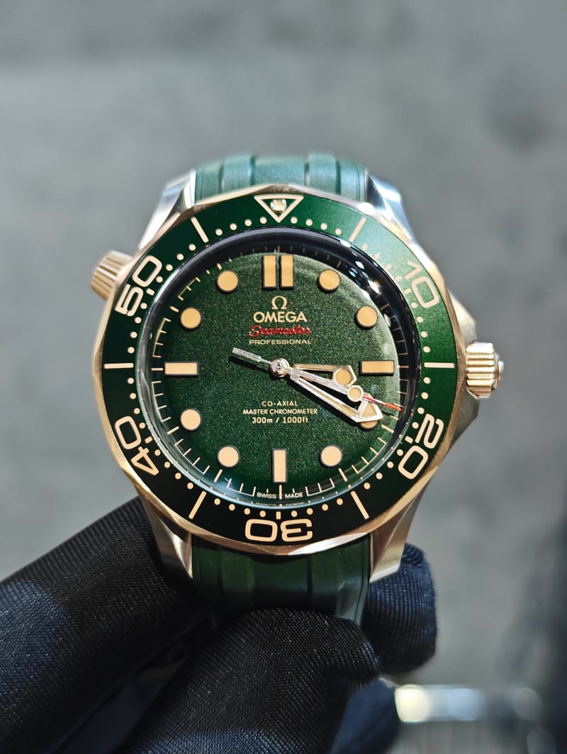 Omega 210.92.42.20.10.001 Seamaster Diver 300m Gold On Rubber - Image 3