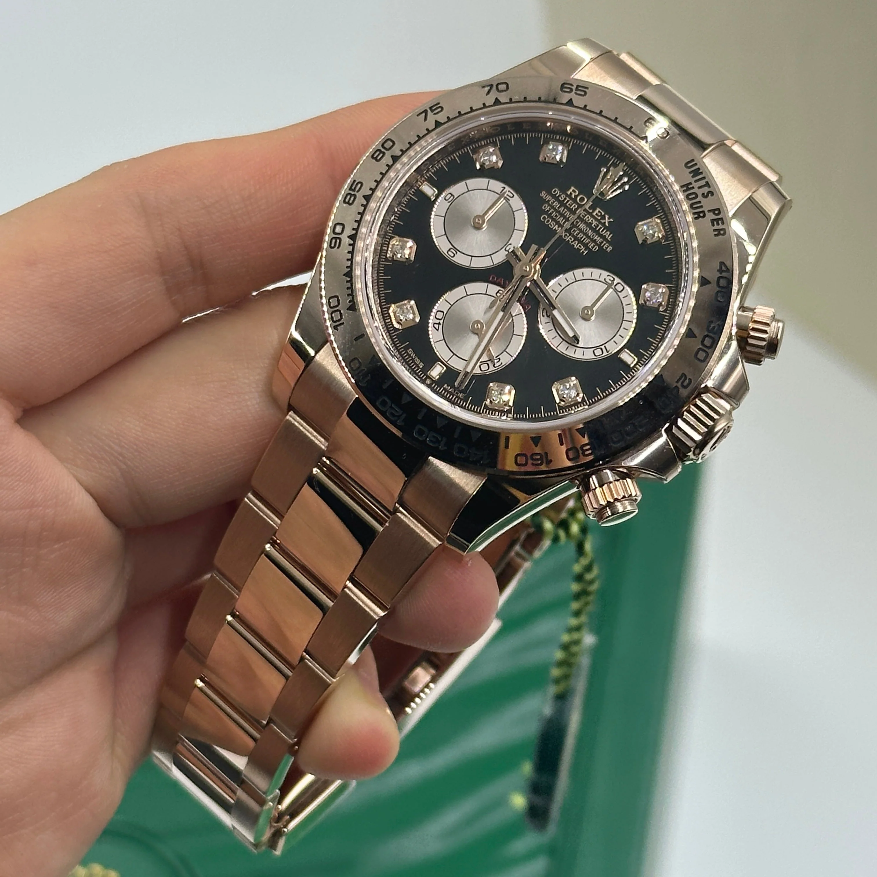 Rolex Cosmograph Daytona 126505G BLACK 2024 - Image 16